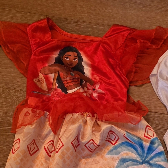 Disney Moana and Encanto Mirabel size S - Picture 3 of 6